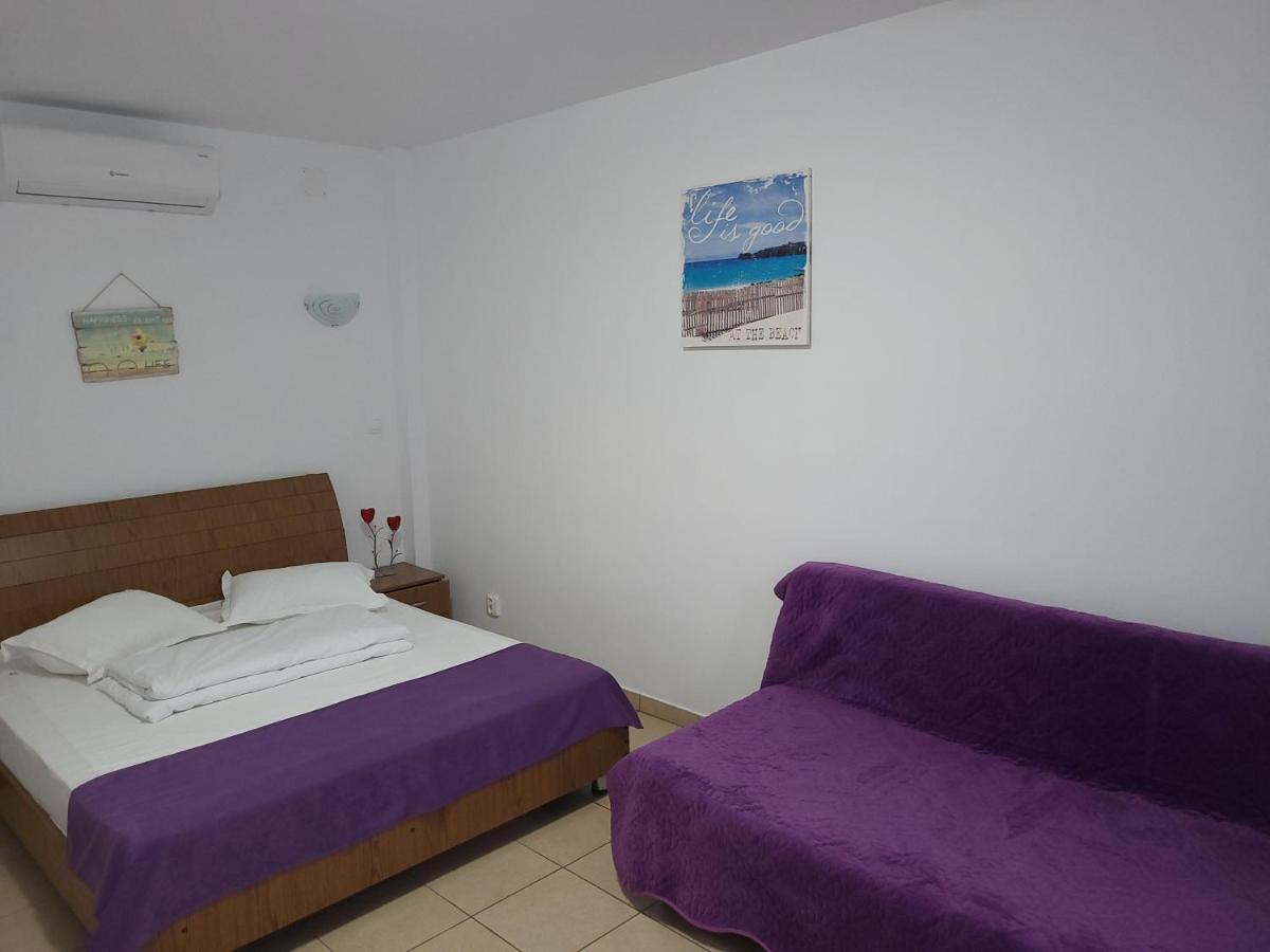 Vilele Bianca Homestay *